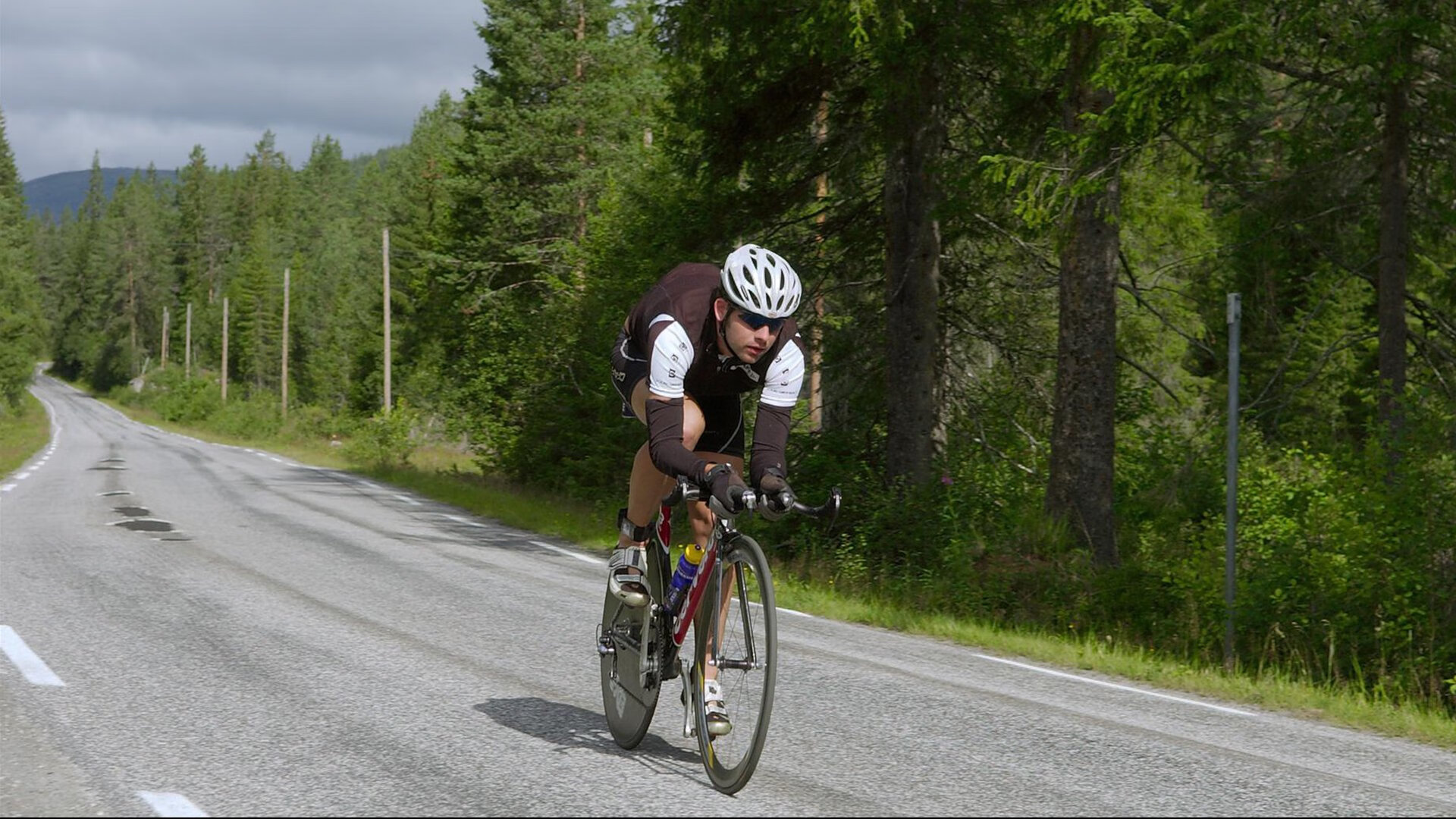 《电竞“黑马”战队崛起:逆境中的华丽转身》,电竞战队slogan