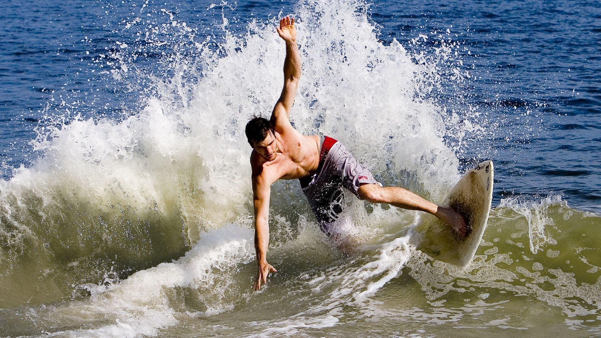 【比赛策略】丁俊晖:如何在关键局巧妙使用攻防战术?,丁俊晖打法